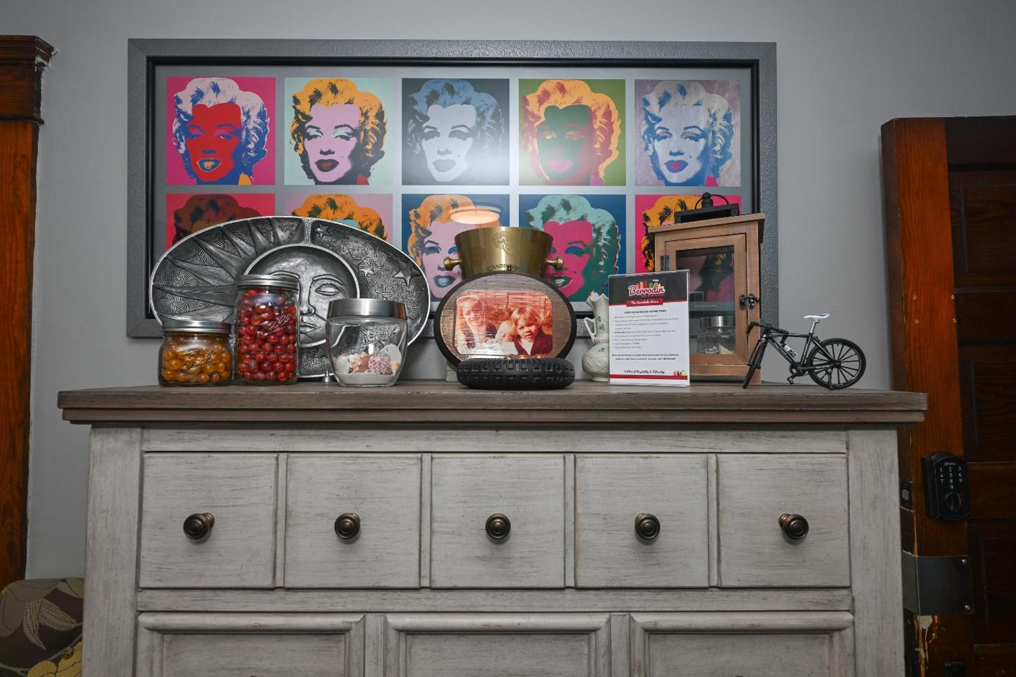 Berrodin Bed & Breakfast Akron Bagian luar foto