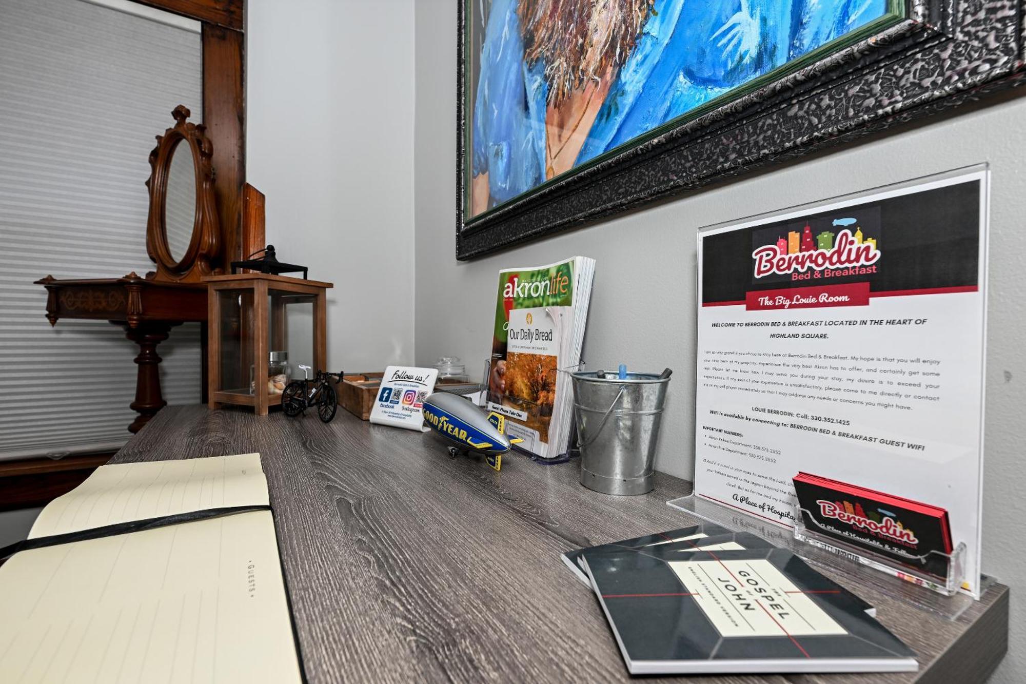 Berrodin Bed & Breakfast Akron Bagian luar foto