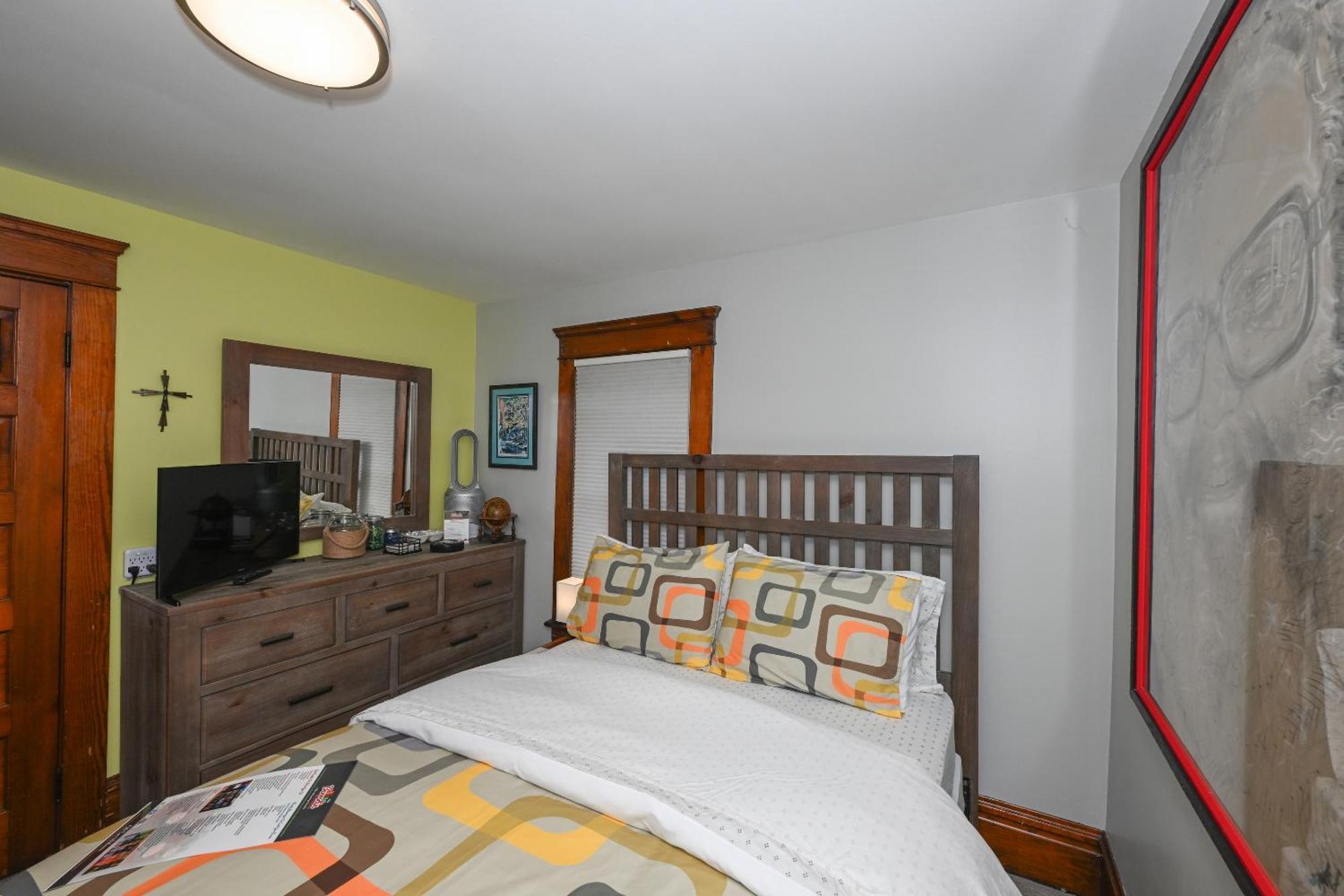 Berrodin Bed & Breakfast Akron Bagian luar foto
