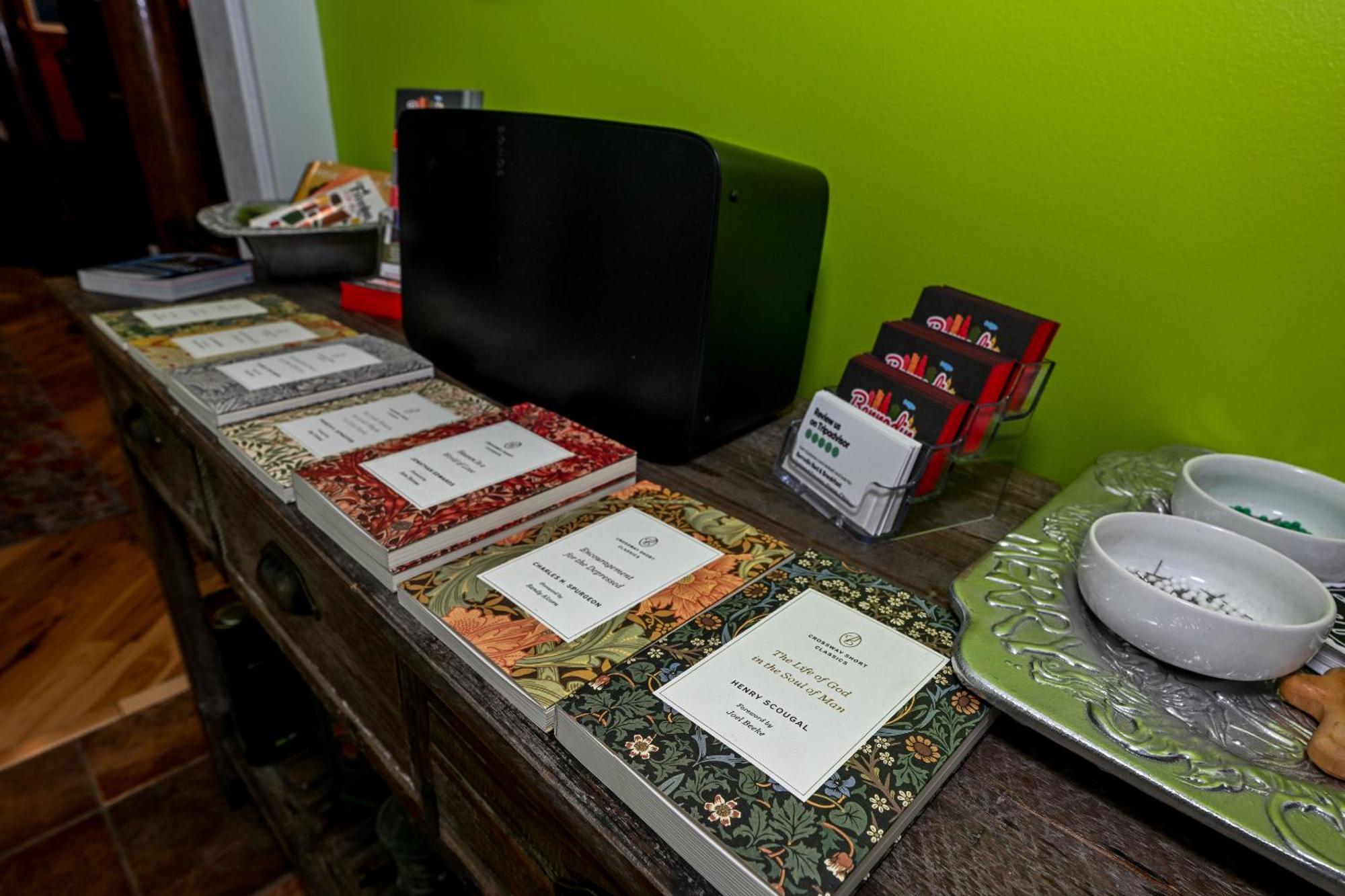 Berrodin Bed & Breakfast Akron Bagian luar foto