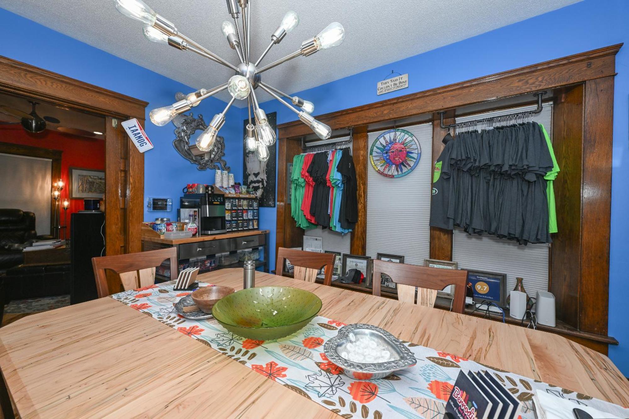 Berrodin Bed & Breakfast Akron Bagian luar foto