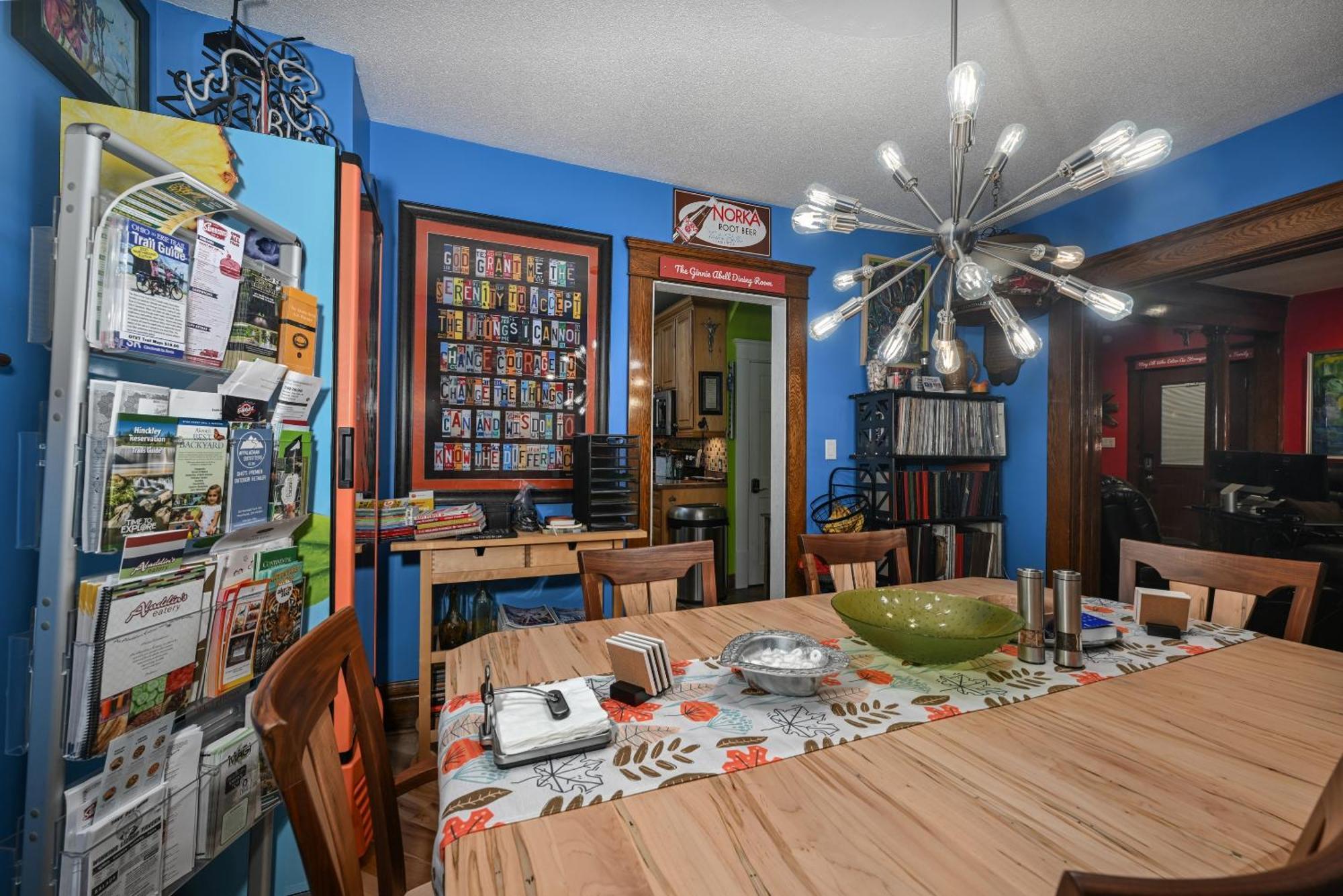 Berrodin Bed & Breakfast Akron Bagian luar foto