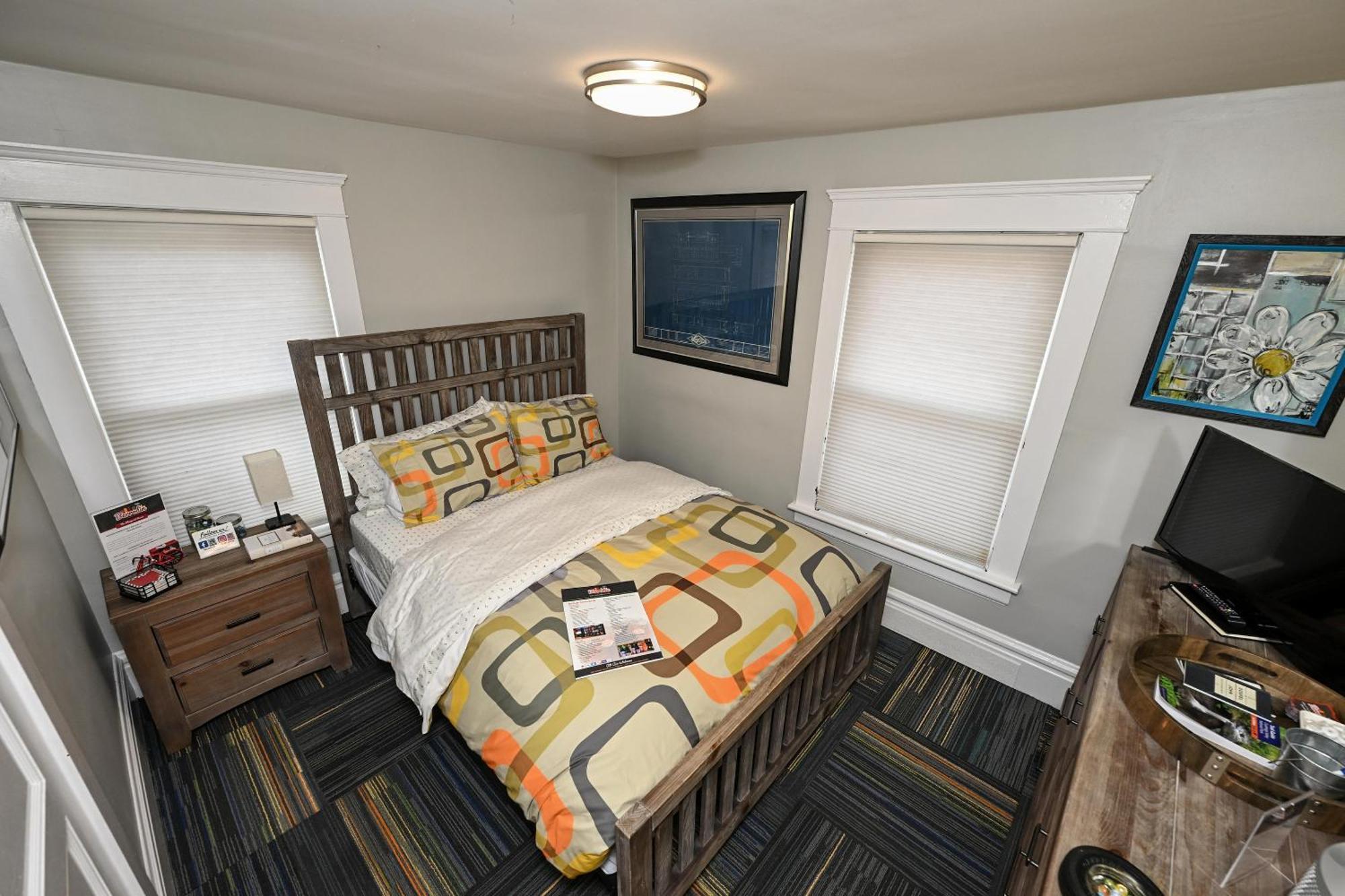 Berrodin Bed & Breakfast Akron Bagian luar foto
