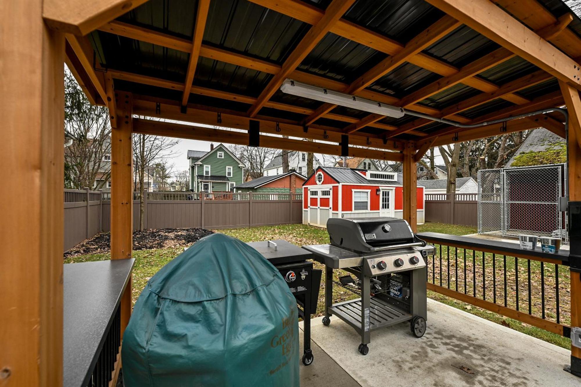 Berrodin Bed & Breakfast Akron Bagian luar foto