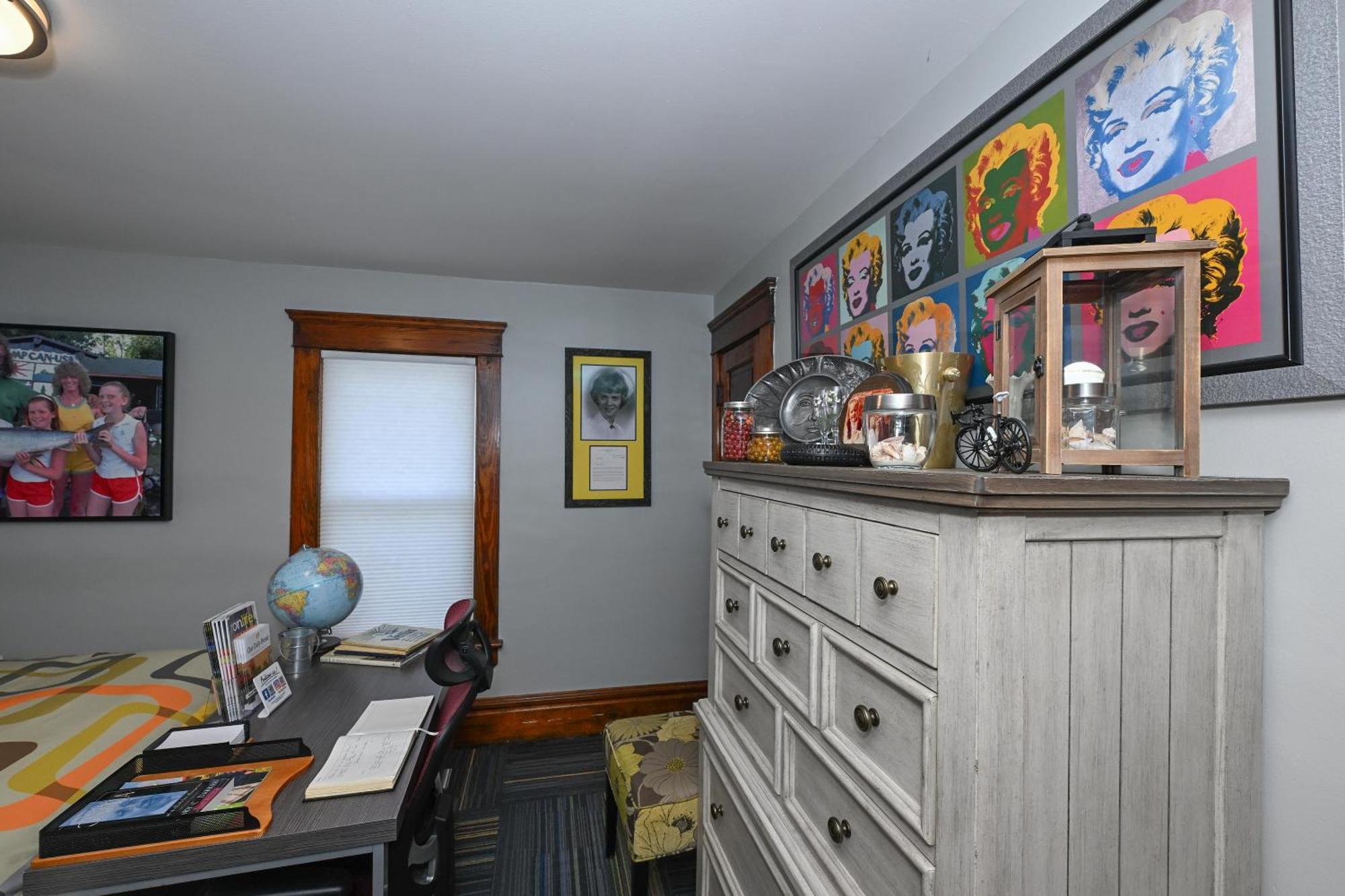 Berrodin Bed & Breakfast Akron Bagian luar foto
