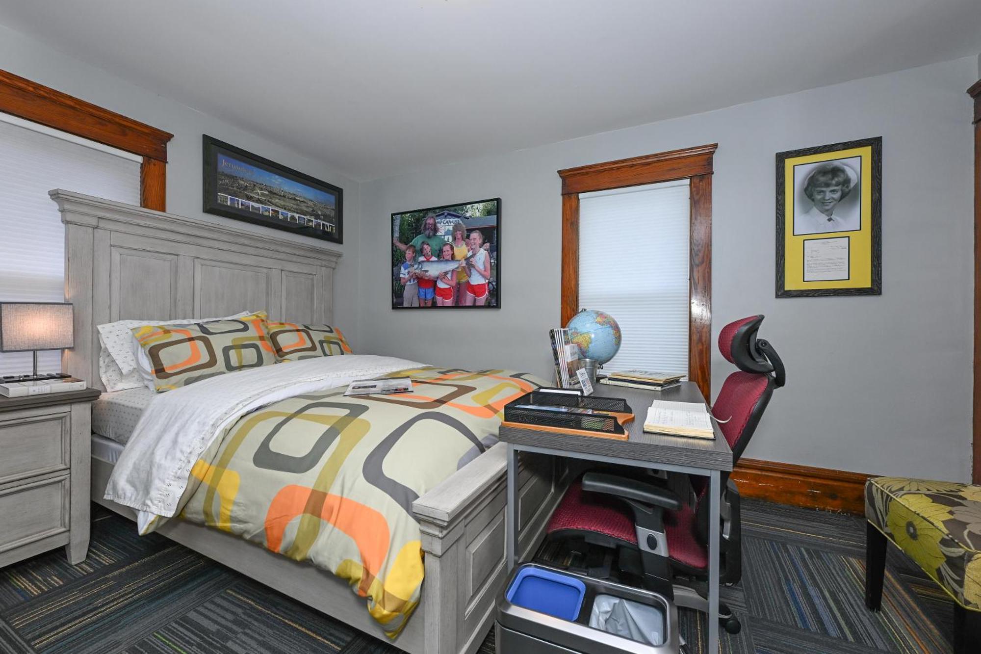 Berrodin Bed & Breakfast Akron Bagian luar foto